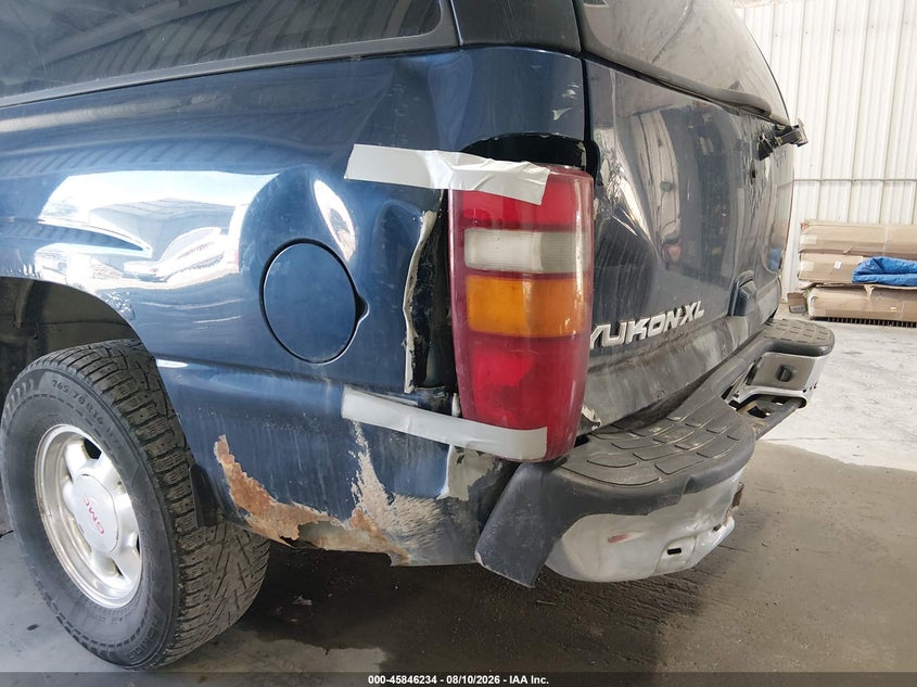 2002 GMC YUKON XL auction photo 6