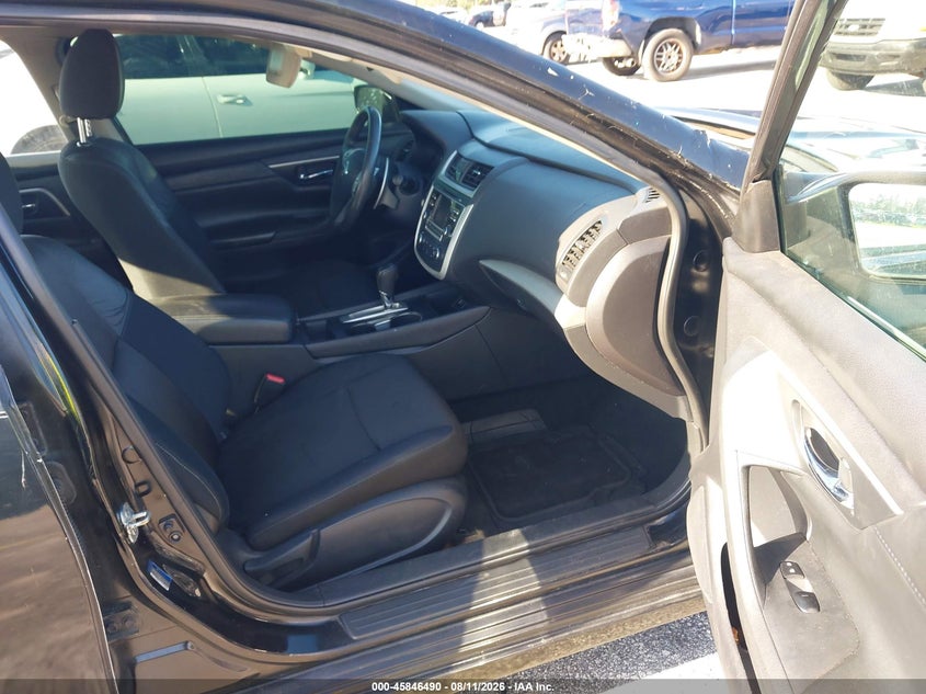 2017 NISSAN ALTIMA auction photo 5