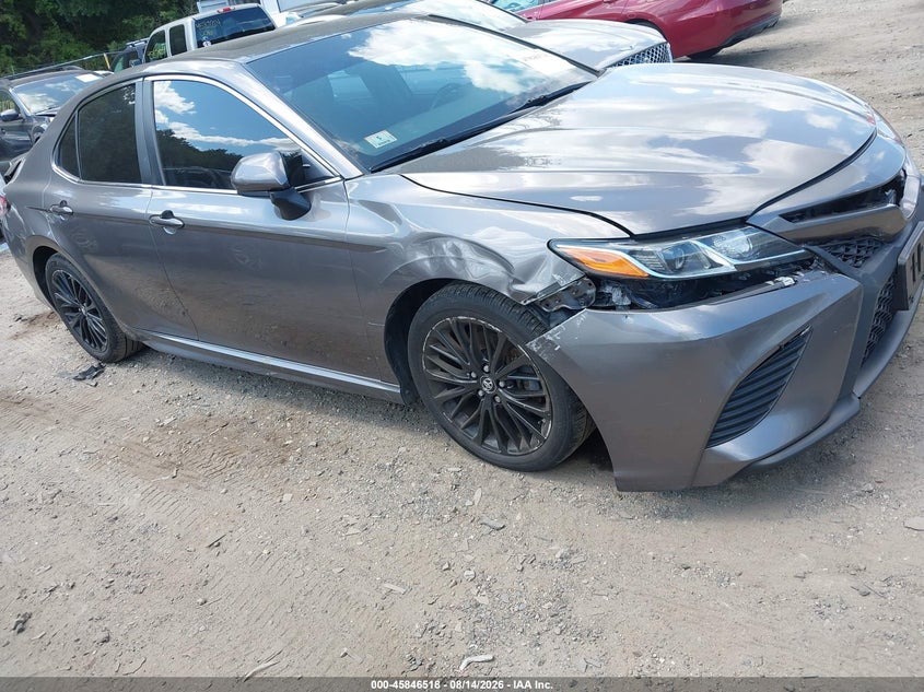 TOYOTA CAMRY - zdjęcie 1