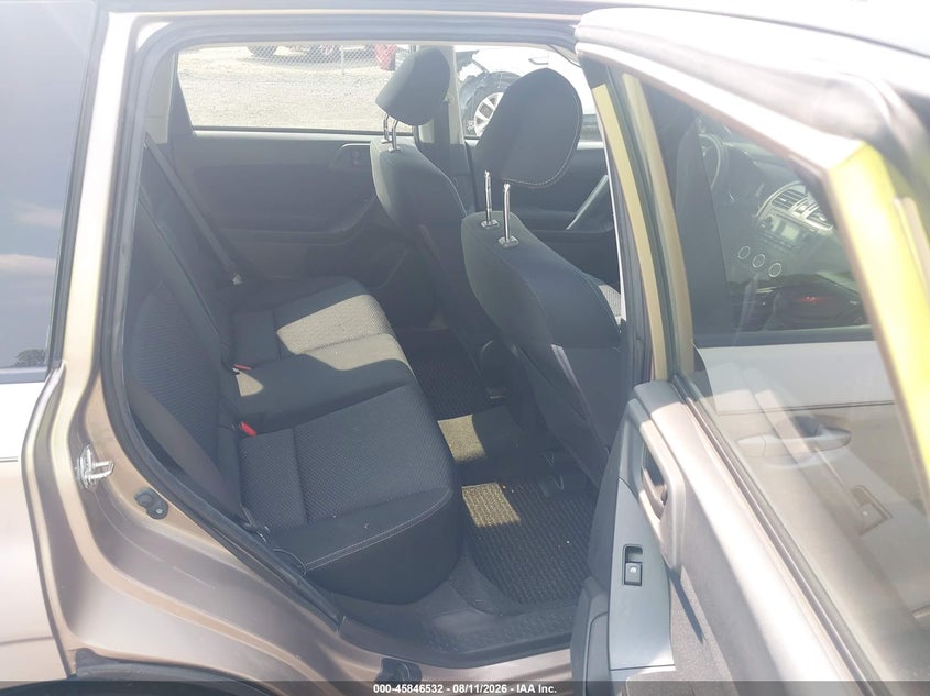2015 SUBARU FORESTER auction photo 8