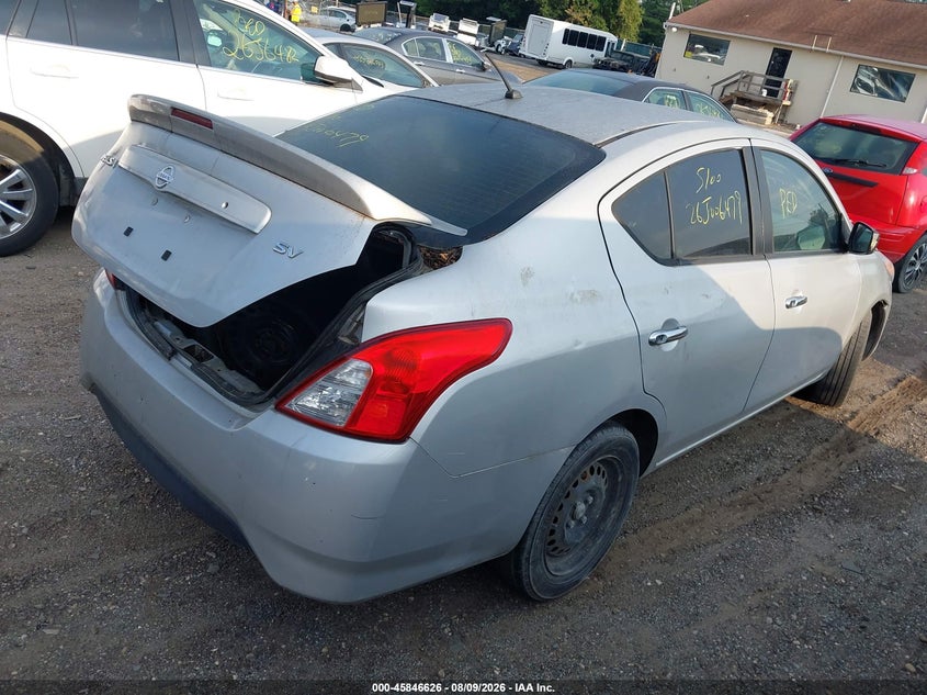 2018 NISSAN VERSA auction photo 4