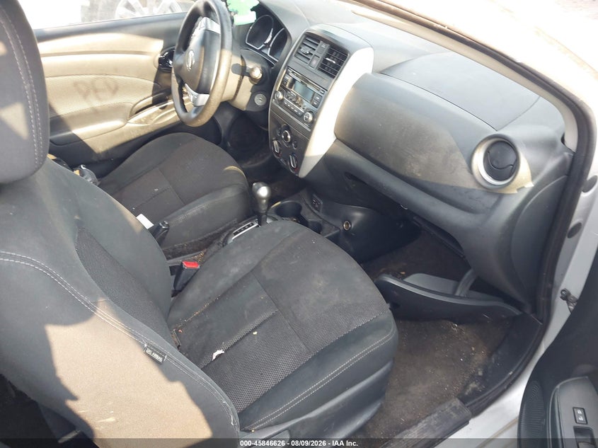 2018 NISSAN VERSA auction photo 5