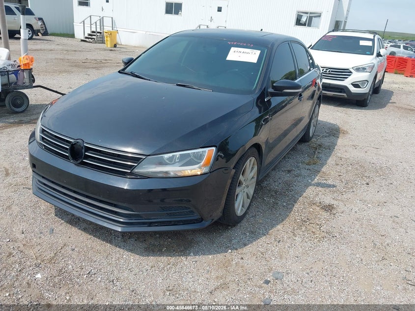 2015 VOLKSWAGEN JETTA auction photo 2