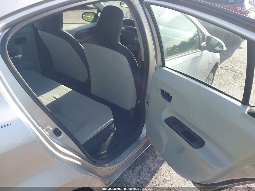 2012 TOYOTA PRIUS C auction photo 8