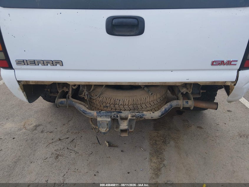 2005 GMC SIERRA PICKUP 5.3L V-8 295HP