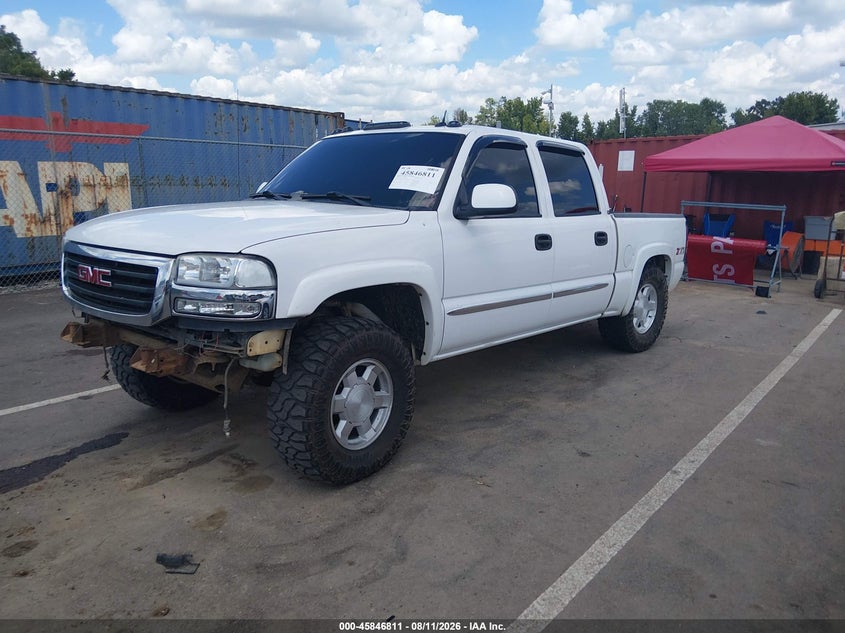 2005 GMC SIERRA PICKUP 5.3L V-8 295HP