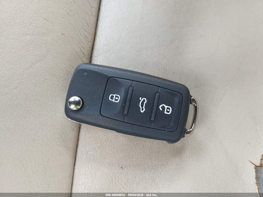 2013 VOLKSWAGEN EOS CABRIO 2.0L I-4 DI, DOHC, VVT, TURBO, 200HP