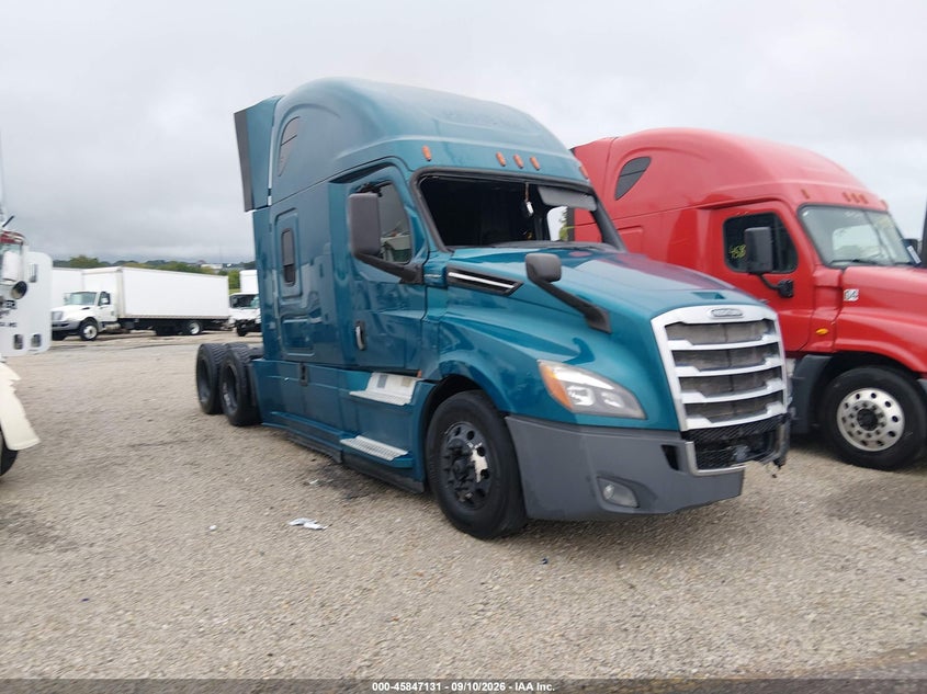 2019 FREIGHTLINER NEW CASCADIA 126 auction photo 1