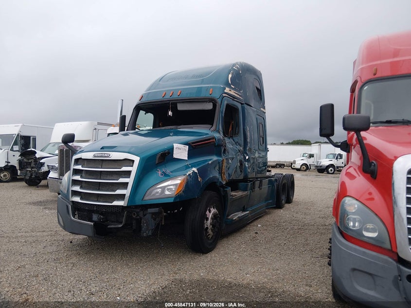 2019 FREIGHTLINER NEW CASCADIA 126 auction photo 2
