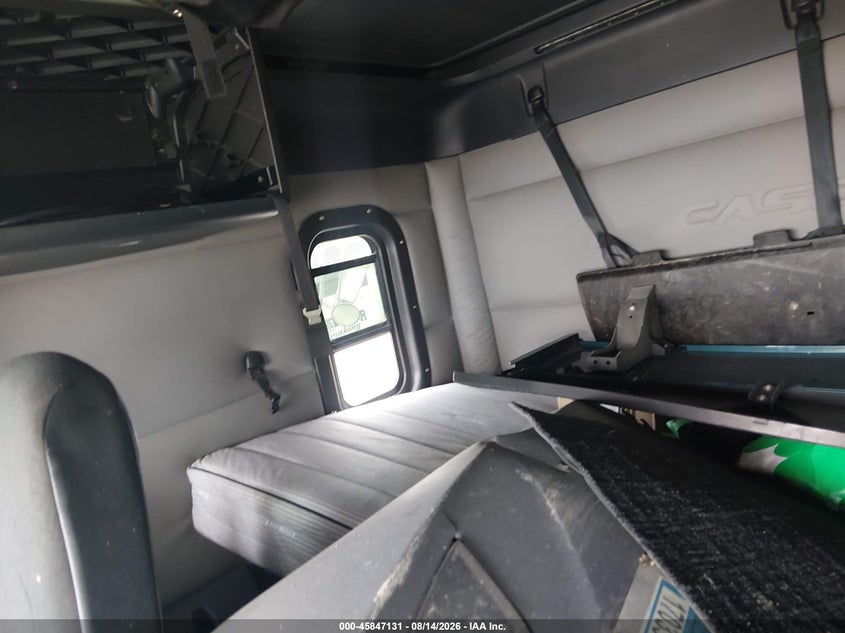 2019 FREIGHTLINER NEW CASCADIA 126 auction photo 6
