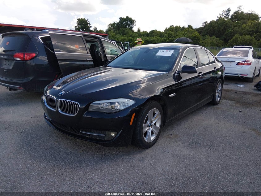 2013 BMW 528I auction photo 2