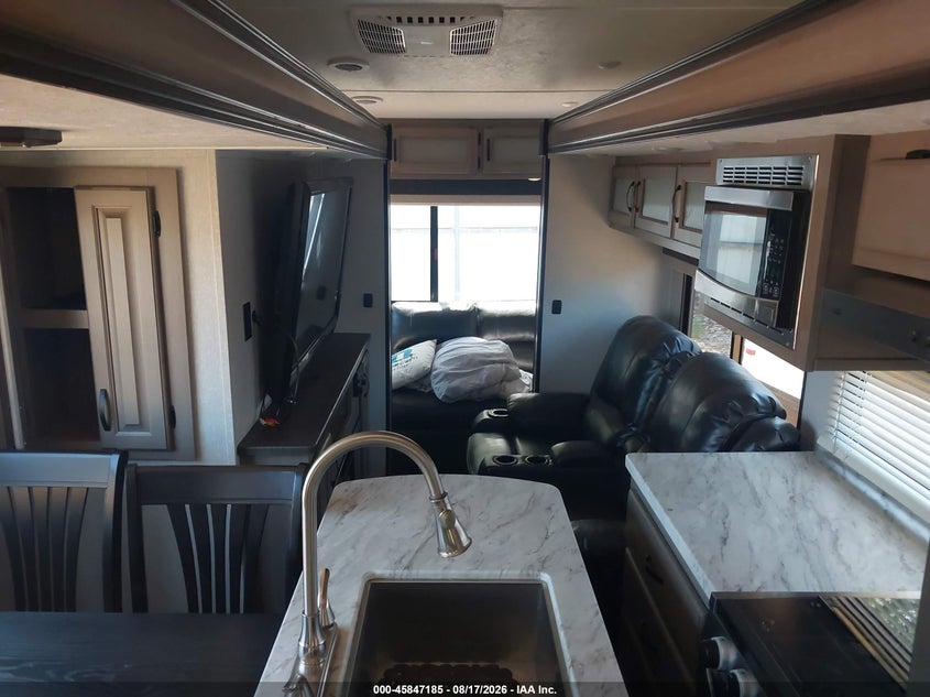 2021 COACHMEN CHAPARRAL LITE auction photo 8