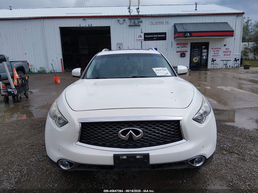 2017 INFINITI QX70 auction photo 6
