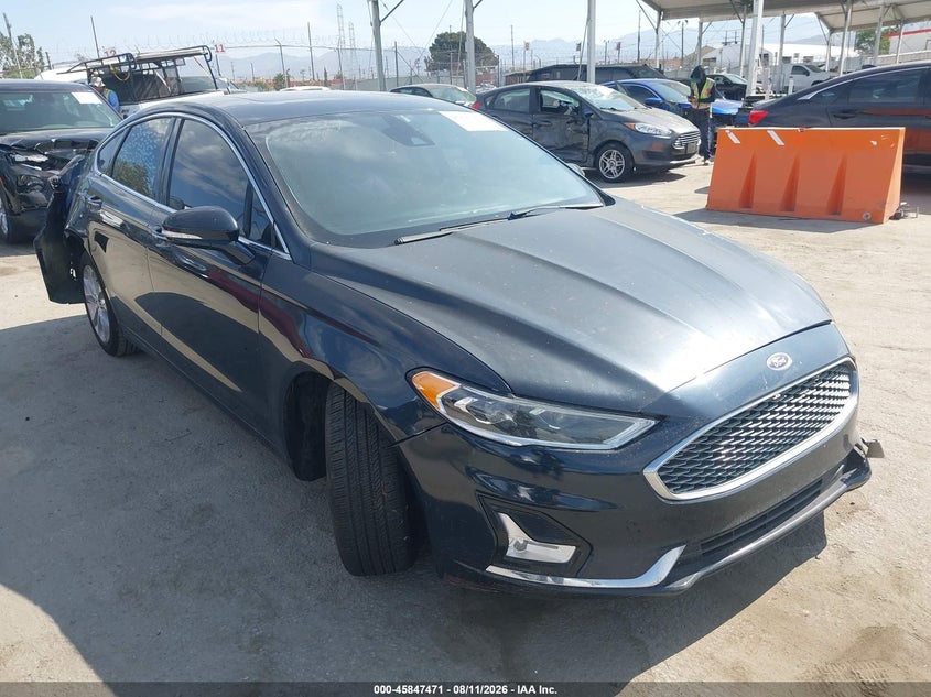 Vin: 3fa6p0su9lr156649, lot: 46346404, ford fusion plug-in hybrid titanium 2020 img_1
