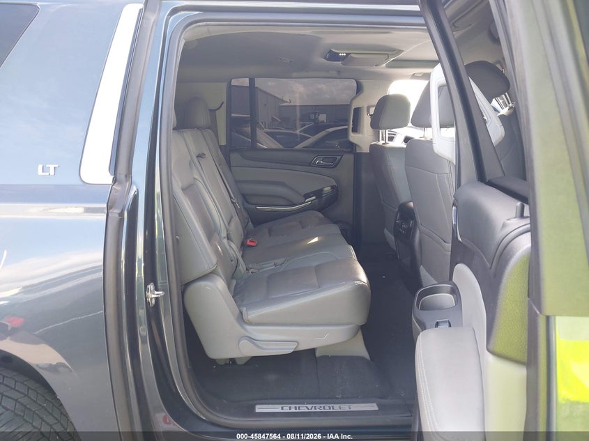 CHEVROLET SUBURBAN - zdjęcie 8