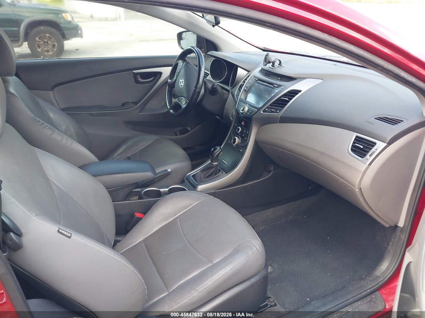 2014 HYUNDAI ELANTRA auction photo 5