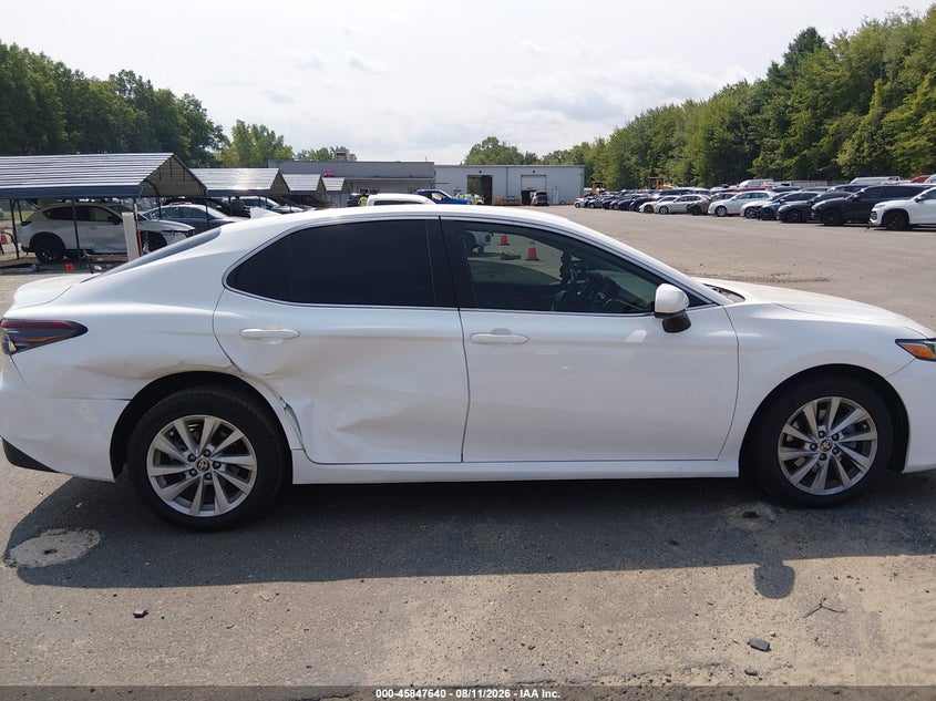 TOYOTA CAMRY - zdjęcie 13
