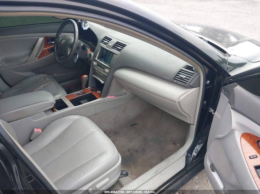 2010 TOYOTA CAMRY auction photo 5