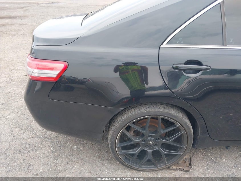 2010 TOYOTA CAMRY auction photo 6
