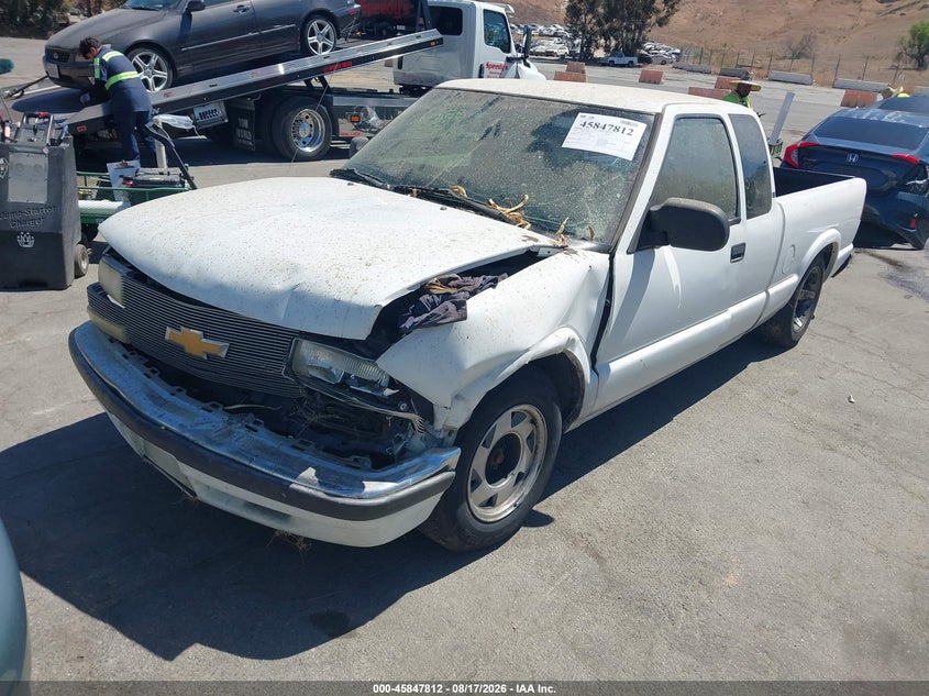 1998 CHEVROLET S-10 auction photo 2