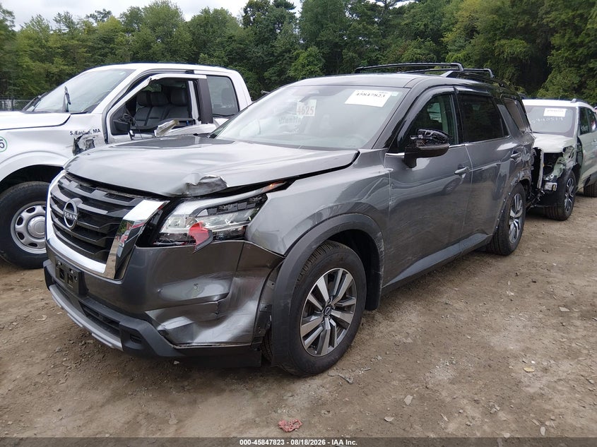2024 NISSAN PATHFINDER auction photo 2