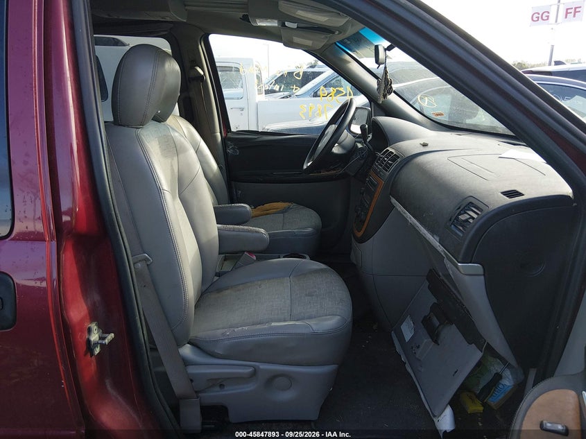 2005 SATURN RELAY