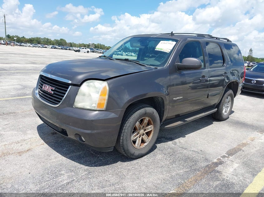 2010 GMC YUKON auction photo 2