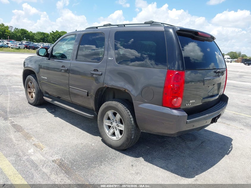 2010 GMC YUKON auction photo 3
