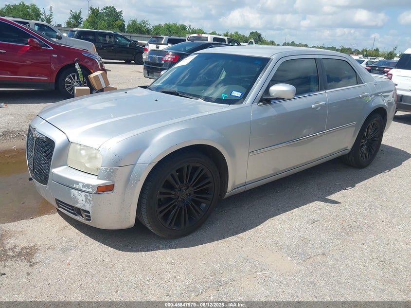2009 Chrysler 300, Normal Wear & Tear, IAAI, VIN 2C3KA53V99H621664 — photo 2