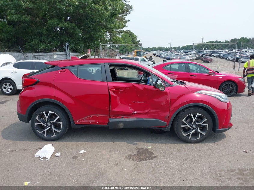 TOYOTA C-HR - zdjęcie 13