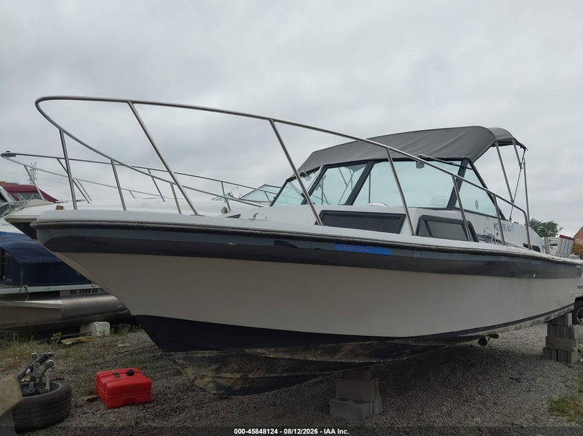 1988 SPORTCRAFT 27' auction photo 2