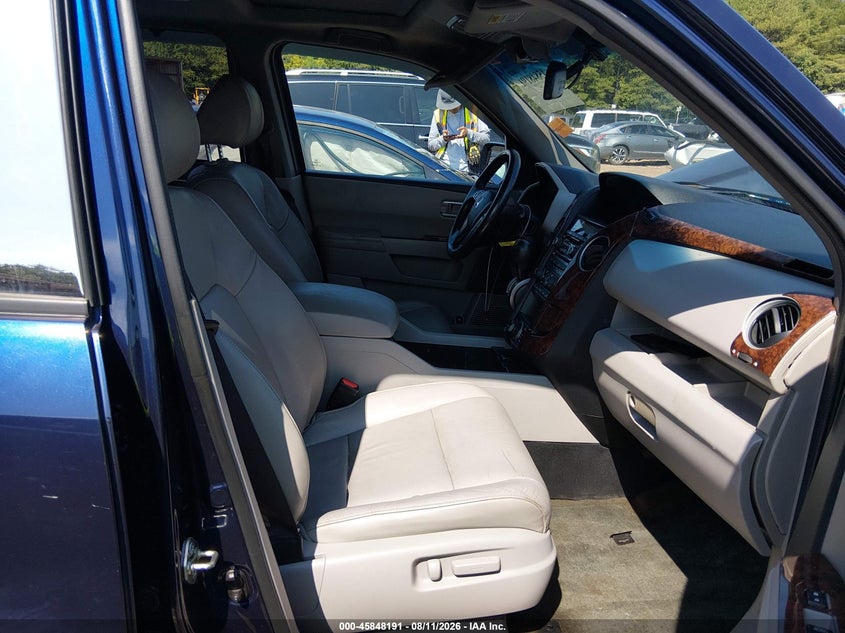 2014 HONDA PILOT TOURING · Photo 5