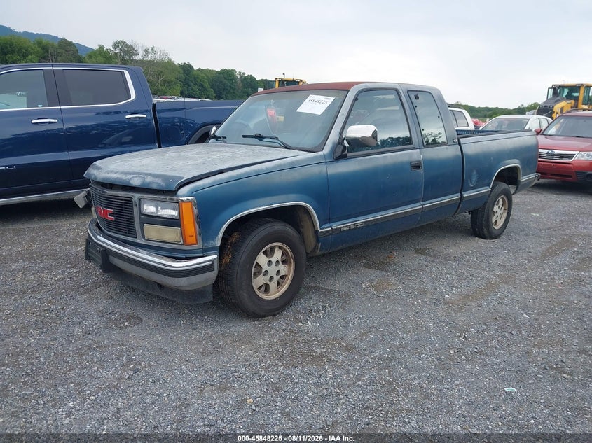 1992 GMC Sierra, Right Front, IAAI, VIN 2GTEC19K9N1531233 — photo 2