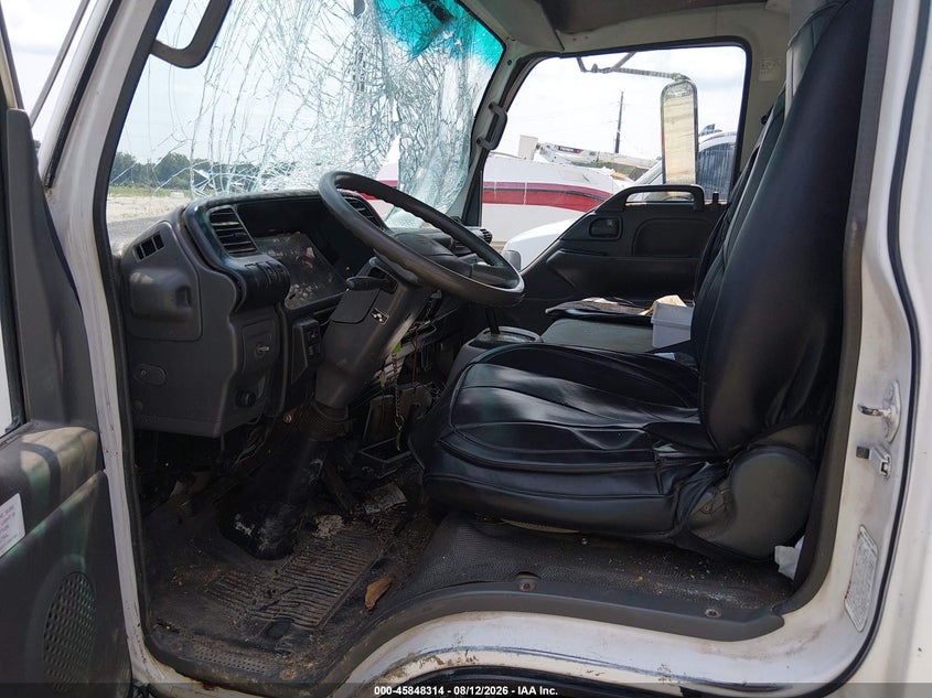 2001 ISUZU NPR auction photo 7
