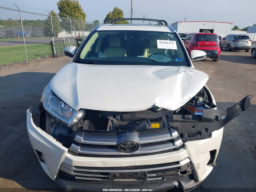 TOYOTA HIGHLANDER - zdjęcie 12