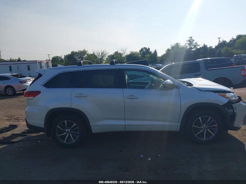 TOYOTA HIGHLANDER - zdjęcie 13