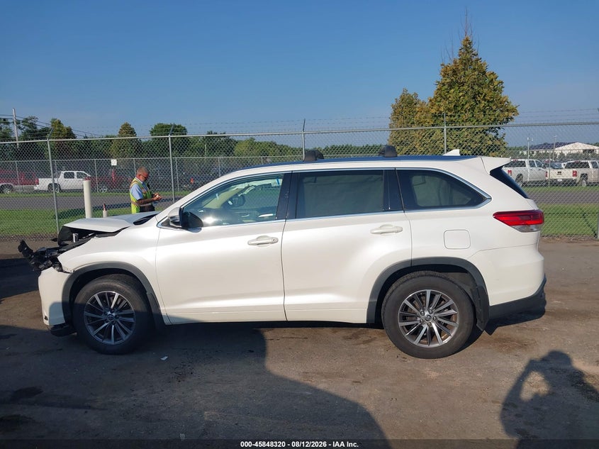 TOYOTA HIGHLANDER - zdjęcie 14