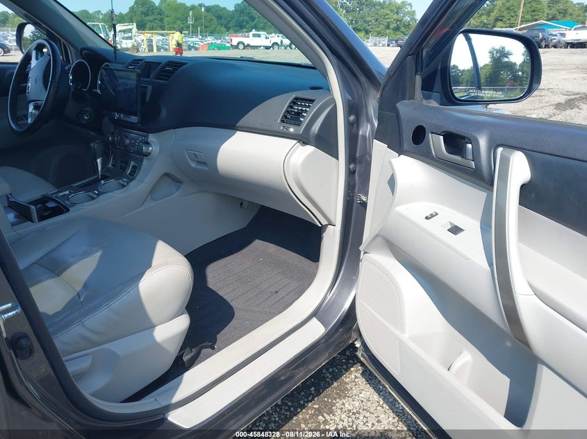 2012 TOYOTA HIGHLANDER auction photo 5