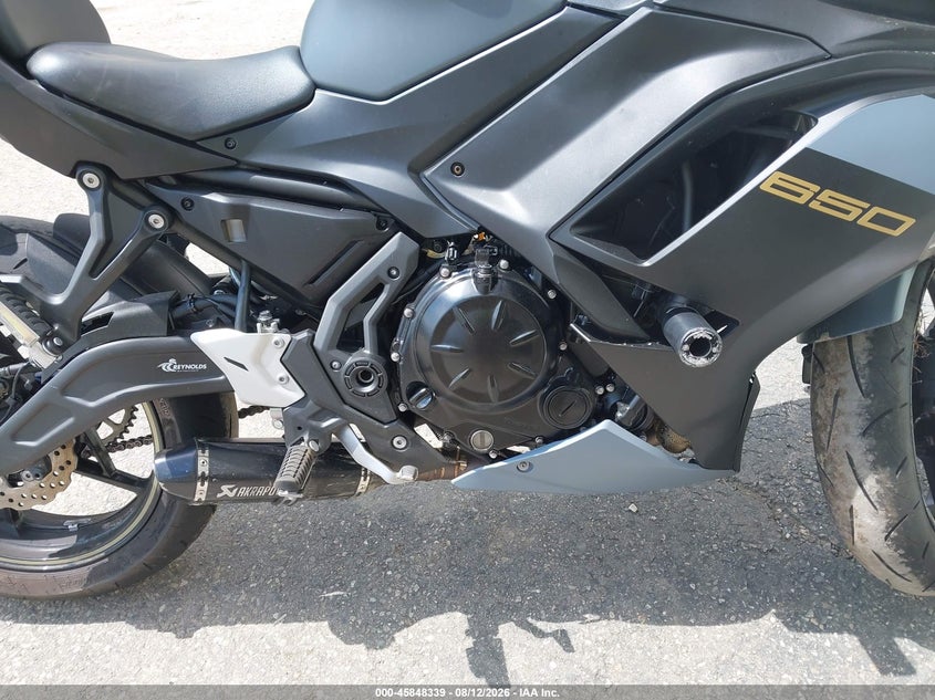 KAWASAKI EX650 2024