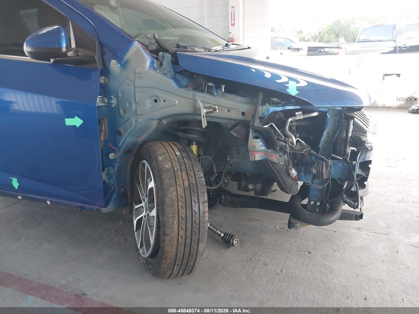 2019 CHEVROLET SONIC auction photo 6