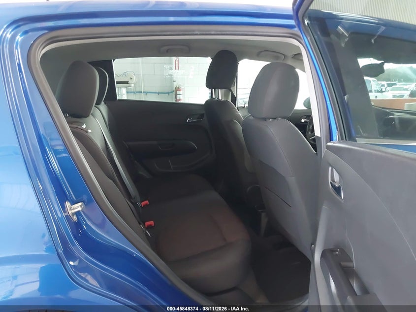 2019 CHEVROLET SONIC auction photo 8