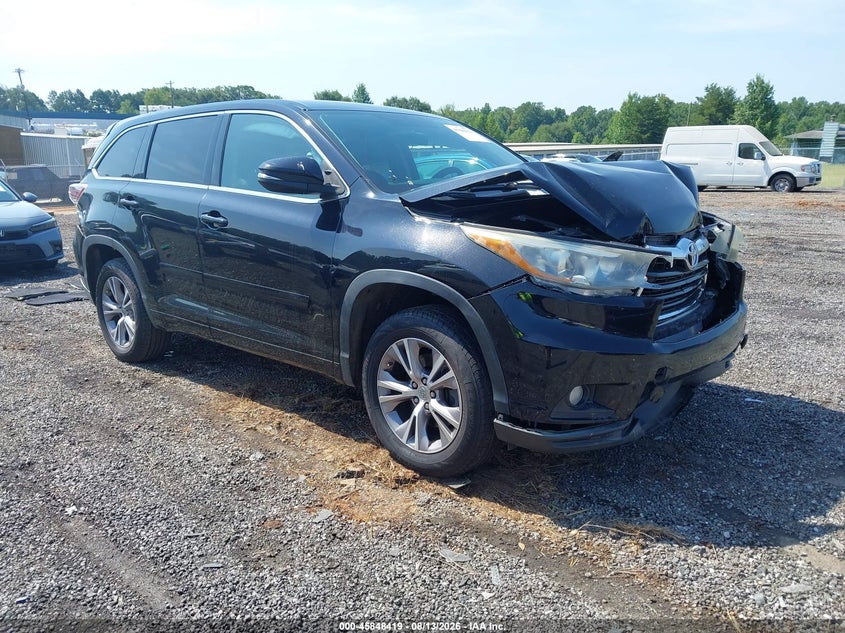 2015 Toyota Highlander Le Plus V6, Front & Rear, IAAI, VIN 5TDZKRFH4FS046259