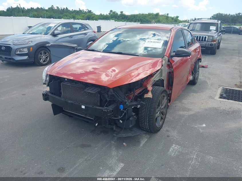 2021 Kia Forte, Front & Rear, IAAI, VIN 3KPF34AD5ME409196 — photo 2