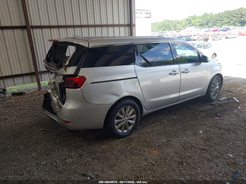2017 KIA SEDONA auction photo 4