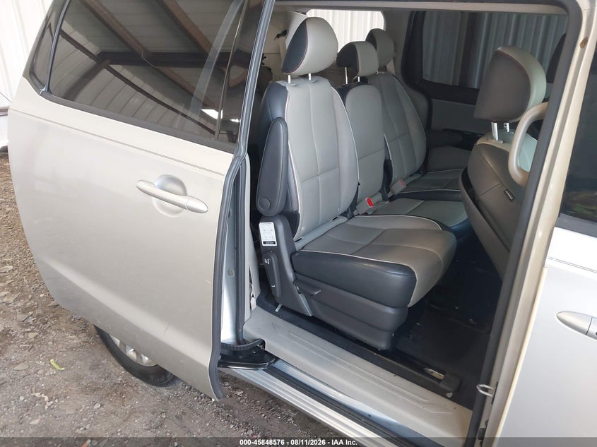 2017 KIA SEDONA auction photo 8