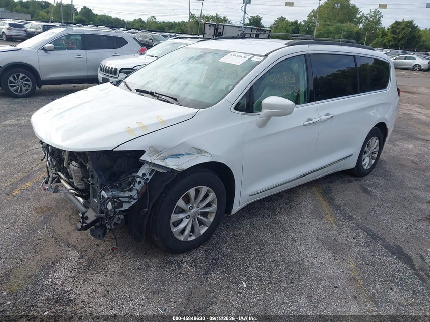 Vin: 2c4rc1bg1hr711920, lot: 46347563, chrysler pacifica touring-l 20172
