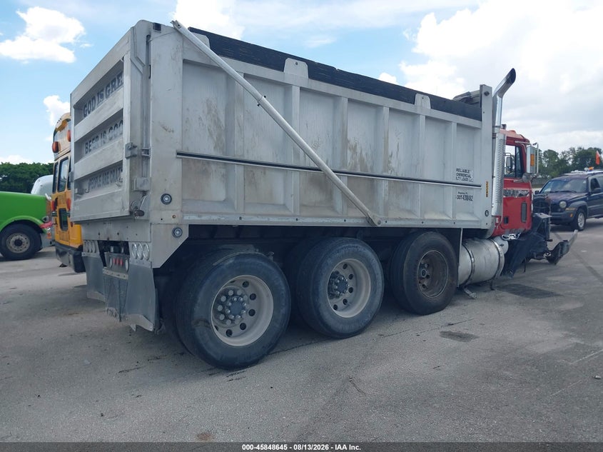 2000 MACK 600 auction photo 4