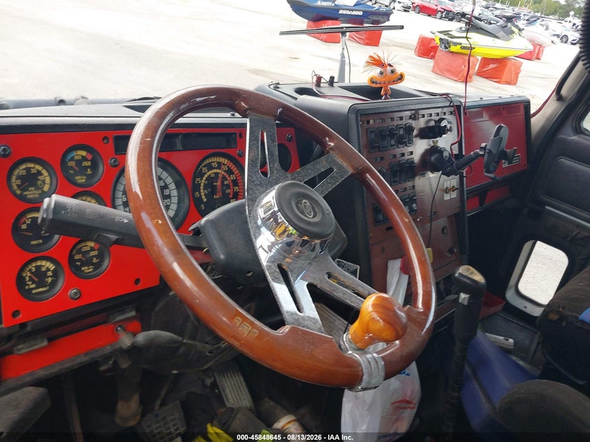 2000 MACK 600 auction photo 6