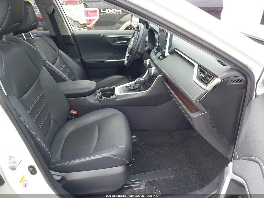 2019 TOYOTA RAV4 auction photo 5