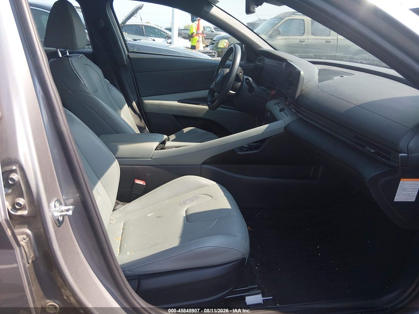 2024 HYUNDAI ELANTRA HYBRID auction photo 5